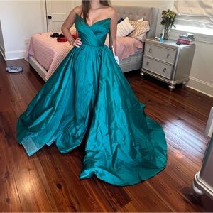 Size 2 Tarik Emerald Gown! never worn!!